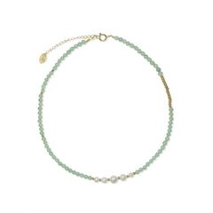 Necklace with green jade stones and white pearls