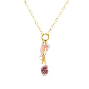 Long necklace with trumpet shell