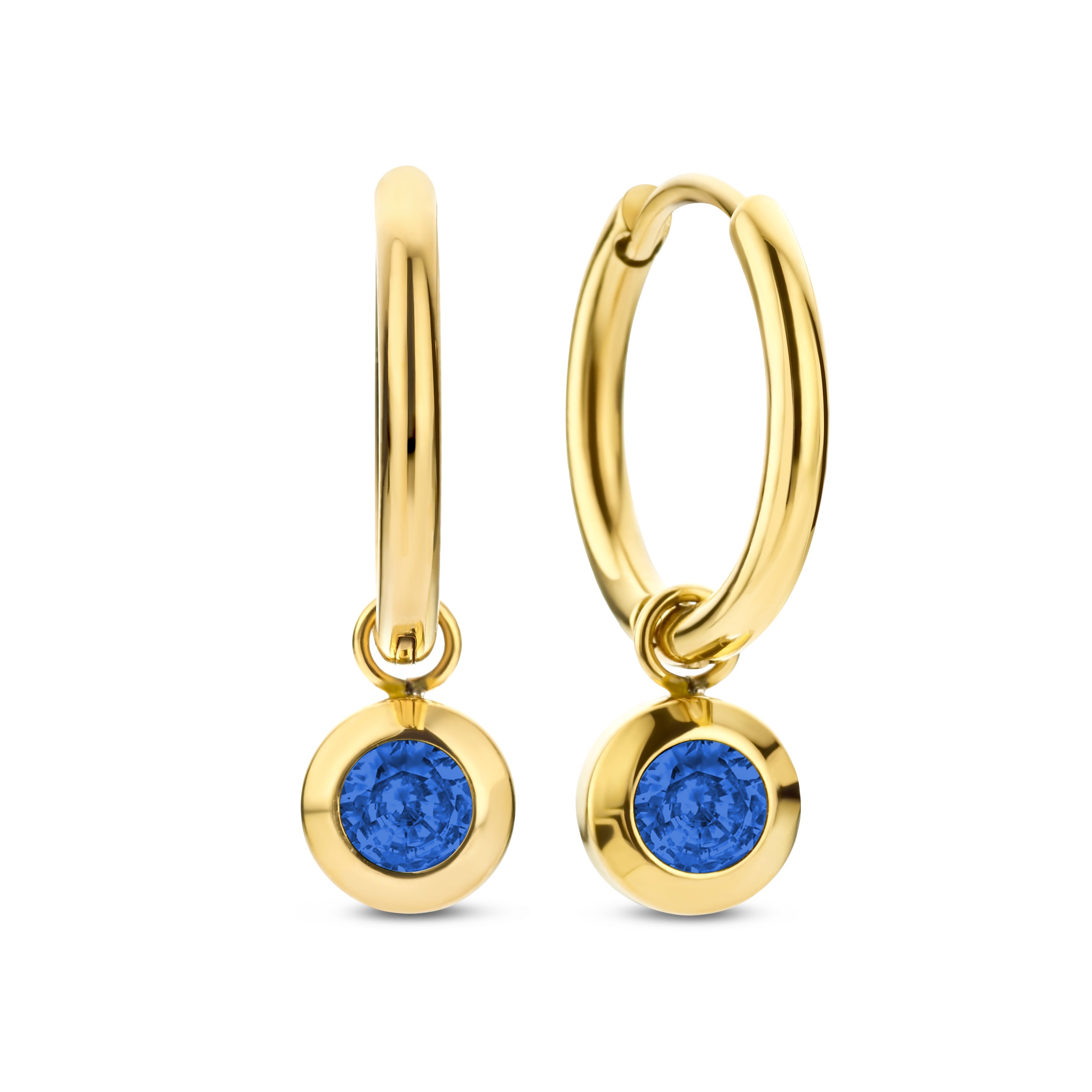 Earrings with zirconia