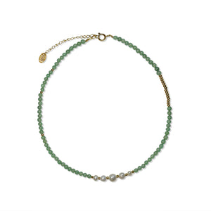 Necklace with green jade stones and white pearls