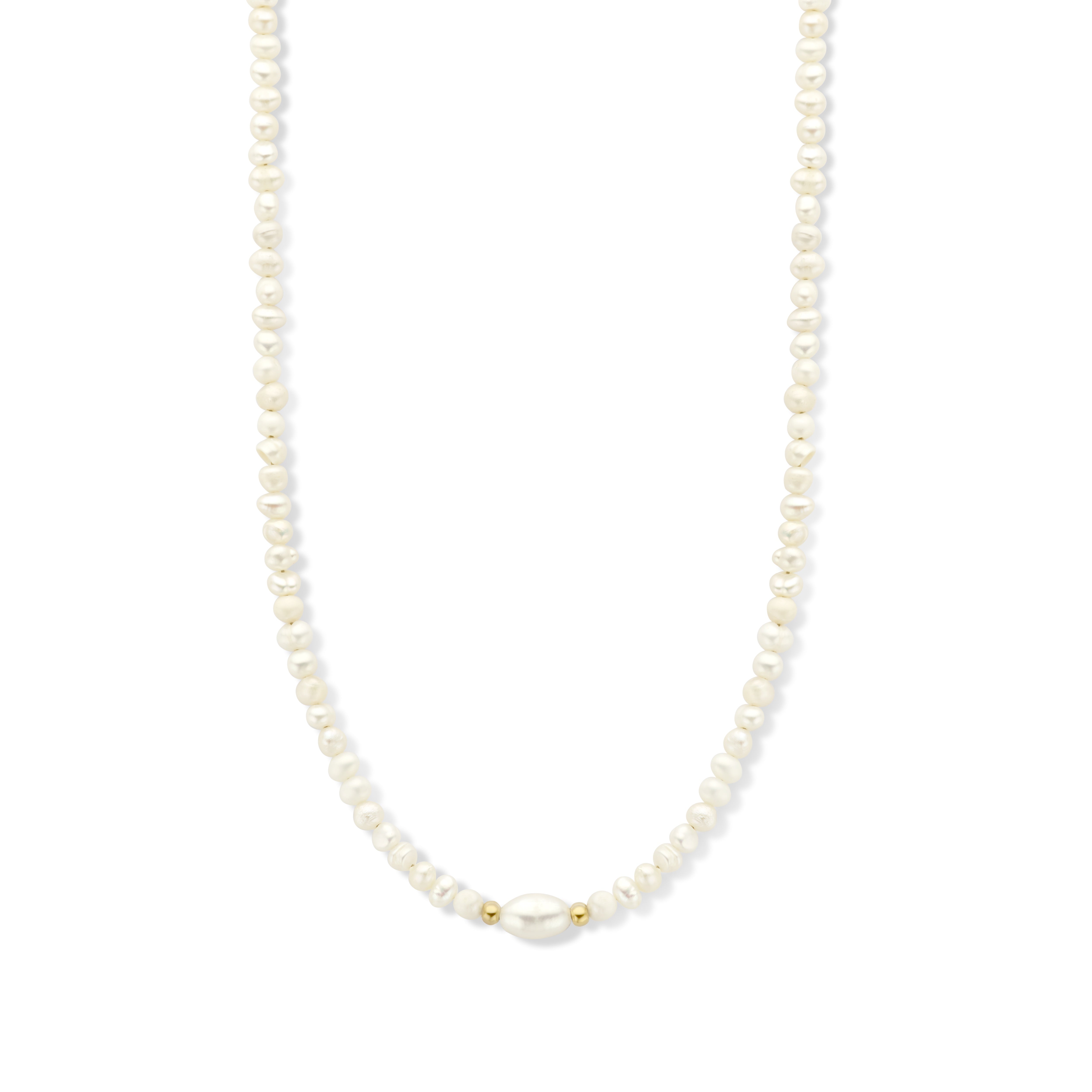 Pearl necklace minimalistic