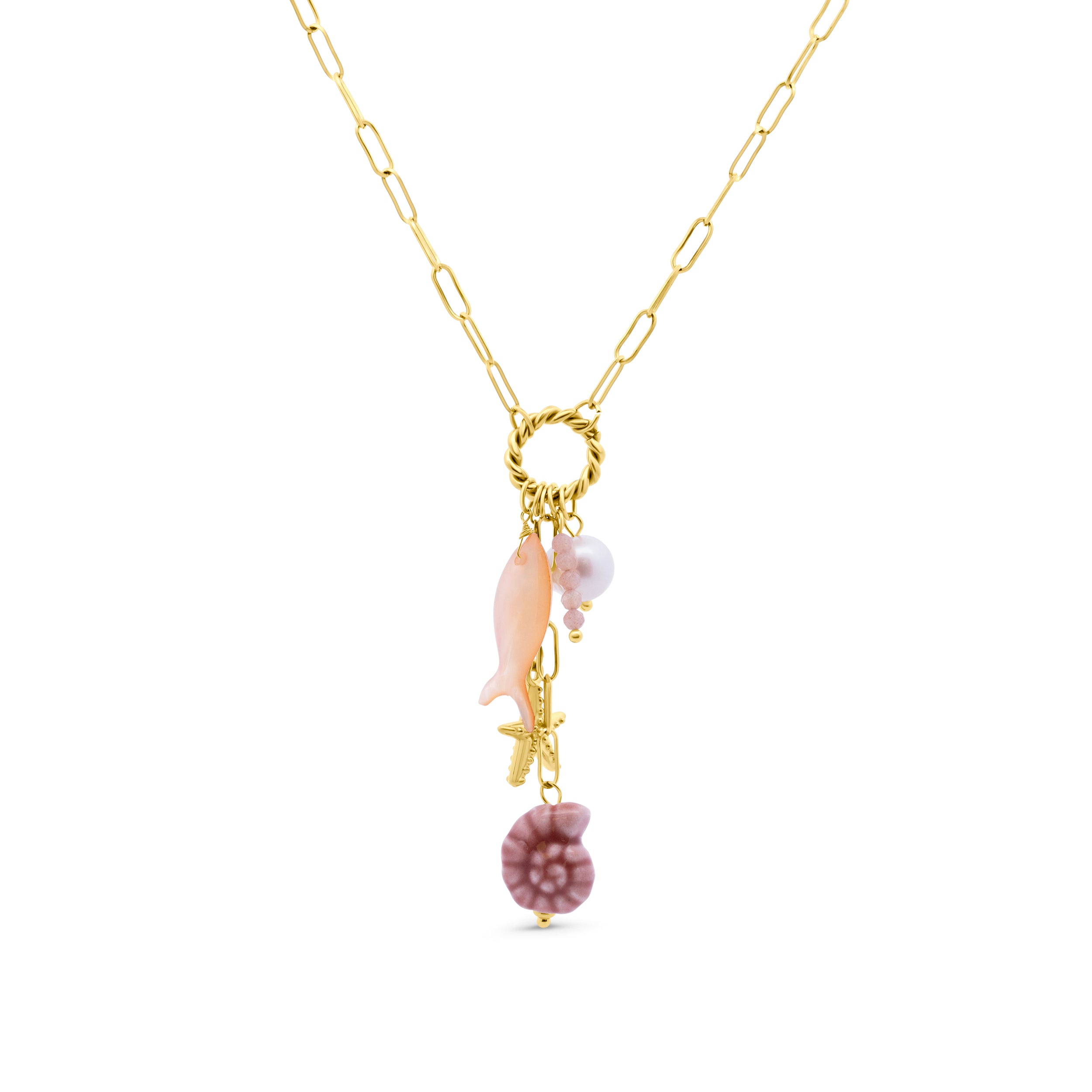 Long necklace with trumpet shell